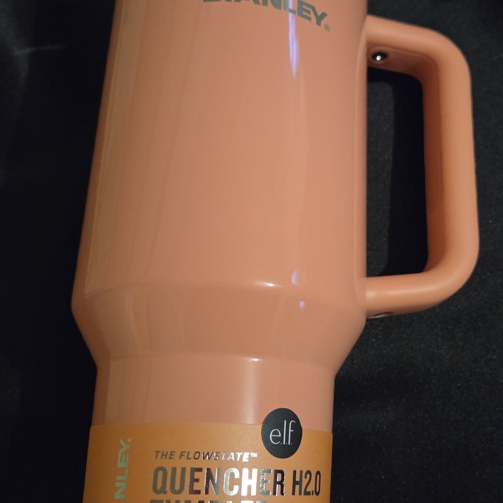 Stanley Quencher H2.0 Tumbler in Peach